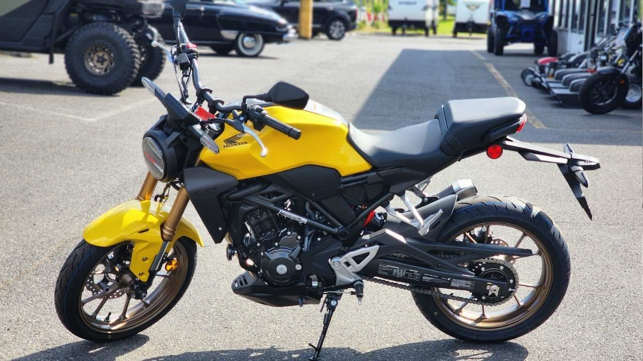 2025 Honda CB300R Naked Bike: Lightweight Design, Beginner-Friendly Power & Showroom Price Revealed!